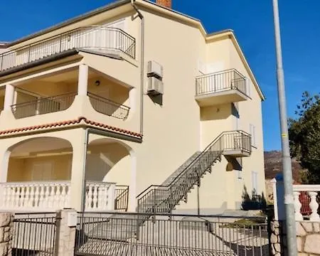 Appartementhaus Novi*** *