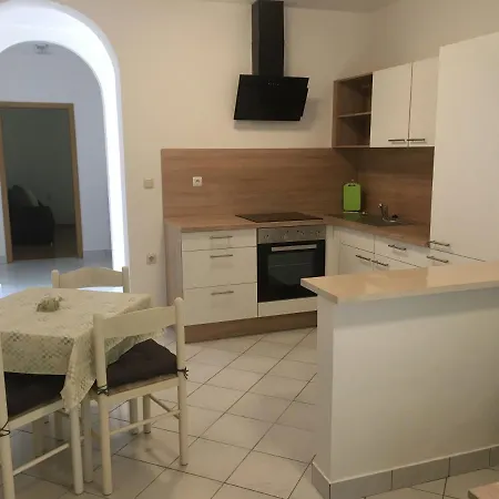 شقة Appartementhaus Novi*** نوفي فينودولسكي