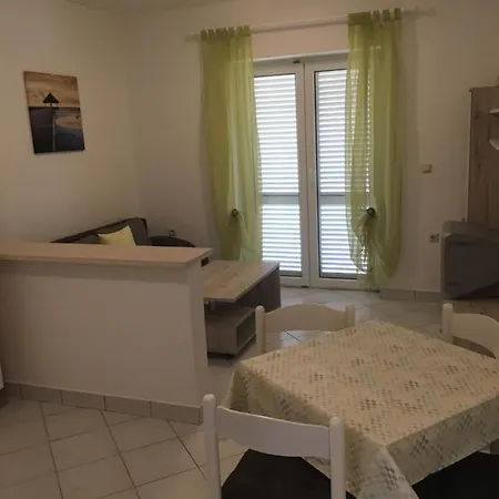 Appartementhaus Novi*** * نوفي فينودولسكي